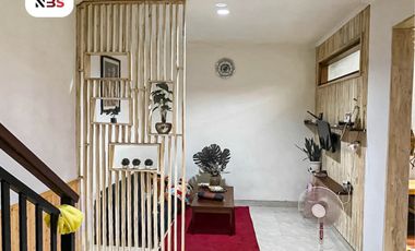 FOR SALE MODERN HOUSE WITH STORE AND BEAUTY VIEW 3RD FLOOR AT PULAU MOYO, DENPASAR