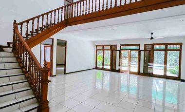 Disewa Rumah Kemang Jl. Bungur Ada Swimming Pool