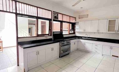 Disewa Rumah Kemang Jl. Bungur Ada Swimming Pool