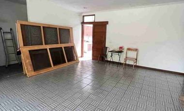 Disewa Rumah Kemang Jl. Bungur Ada Swimming Pool