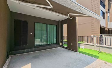 Corner Unit Facing the Park – Prime Project Location Sale Baan Klang Muang Bangna–Wongwaen corner unit with park frontage, private and premium living.