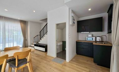 Corner Unit Facing the Park – Prime Project Location Sale Baan Klang Muang Bangna–Wongwaen corner unit with park frontage, private and premium living.