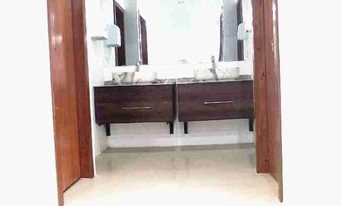Vendo Propiedad de 3 Plantas ideal para negocio y Vivienda