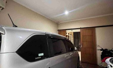 DIJUAL CEPAT RUMAH MEWAH 2 LANTAI DI CIPEDAK JAGAKARSA JAKSEL