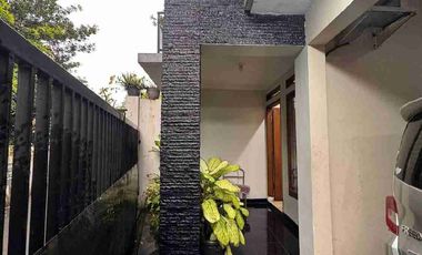 DIJUAL CEPAT RUMAH MEWAH 2 LANTAI DI CIPEDAK JAGAKARSA JAKSEL