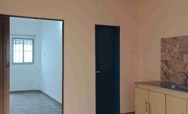 departamento en alquiler sobre avenida, en llavallol