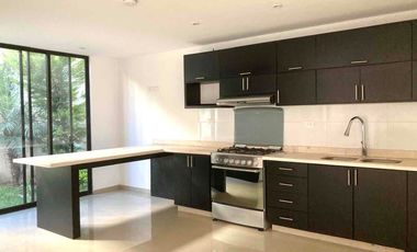 CASA EN RENTA A 3 MINUTOS DE CHEDRAUI CASCATTA EN LOMAS DE ÁNGELÓPOLIS