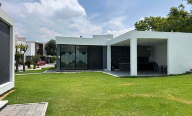 CASA EN RENTA A 3 MINUTOS DE CHEDRAUI CASCATTA EN LOMAS DE ÁNGELÓPOLIS
