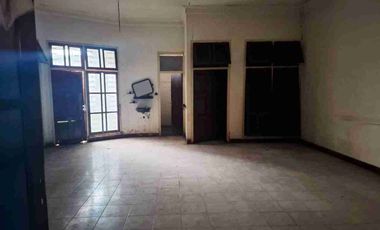 Disewakan Rumah Usaha @ Raya Pasirian Lumajang