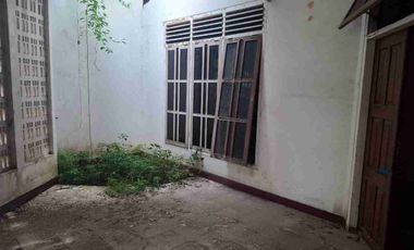 Disewakan Rumah Usaha @ Raya Pasirian Lumajang