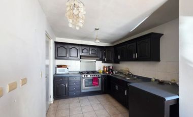 Residencia en Venta con Alberca – Fracc. Privado Los Portales Saltillo, vigilancia 24/7