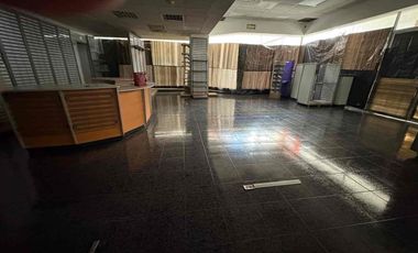 LOCAL COMERCIAL EN  PLAZA COMERCIAL