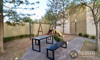 SE RENTA CASA EN ANCONA – COTO ARONA CELAYA GTO. 🏡🚨 | 4 🛏️RECÁMARAS | 🛁2.5 BAÑOS  | 🏊ALBERCA  | 🧒🛝 AREA DE JUEGOS INFANTILES