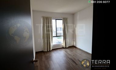 SE RENTA CASA EN ANCONA – COTO ARONA CELAYA GTO. 🏡🚨 | 4 🛏️RECÁMARAS | 🛁2.5 BAÑOS  | 🏊ALBERCA  | 🧒🛝 AREA DE JUEGOS INFANTILES