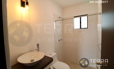 SE RENTA CASA EN ANCONA – COTO ARONA CELAYA GTO. 🏡🚨 | 4 🛏️RECÁMARAS | 🛁2.5 BAÑOS  | 🏊ALBERCA  | 🧒🛝 AREA DE JUEGOS INFANTILES