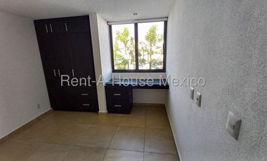 Zibatá Casa de 3 recámaras con terraza y espacios funcionales en renta Bpa1610