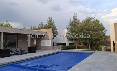 Zibatá Casa de 3 recámaras con terraza y espacios funcionales en renta Bpa1610