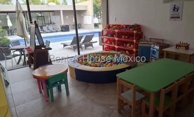 Zibatá Casa de 3 recámaras con terraza y espacios funcionales en renta Bpa1610