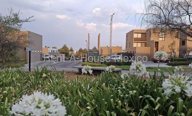 Zibatá Casa de 3 recámaras con terraza y espacios funcionales en renta Bpa1610