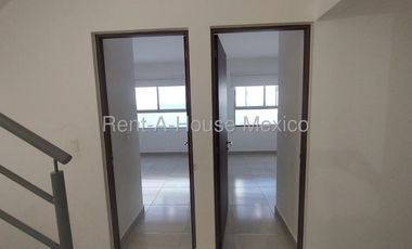 Casa en renta en Zarú con roof, estudio y estacionamiento techado Bpa1756