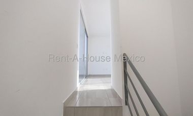 Casa en renta en Zarú con roof, estudio y estacionamiento techado Bpa1756