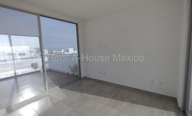Casa en renta en Zarú con roof, estudio y estacionamiento techado Bpa1756