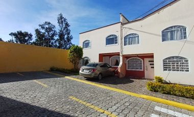 Amplia Casa de 185 m2, en Venta, de 3 dormitorios, en Conjunto Cerrado, en MARIANITAS, Calderón.