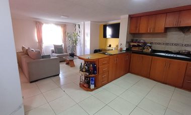 Amplia Casa de 185 m2, en Venta, de 3 dormitorios, en Conjunto Cerrado, en MARIANITAS, Calderón.