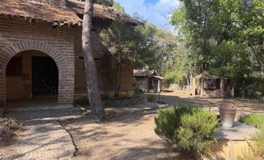 EXCLUSVA CASA CAMPESTRE EN VENTA EN FRACCIONAMIENTO LA HERRADURA, ZAPOPAN.