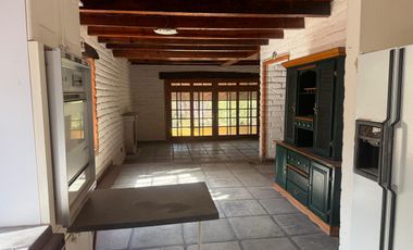 EXCLUSVA CASA CAMPESTRE EN VENTA EN FRACCIONAMIENTO LA HERRADURA, ZAPOPAN.