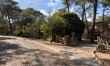 EXCLUSVA CASA CAMPESTRE EN VENTA EN FRACCIONAMIENTO LA HERRADURA, ZAPOPAN.