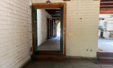 EXCLUSVA CASA CAMPESTRE EN VENTA EN FRACCIONAMIENTO LA HERRADURA, ZAPOPAN.