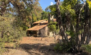 EXCLUSVA CASA CAMPESTRE EN VENTA EN FRACCIONAMIENTO LA HERRADURA, ZAPOPAN.