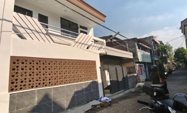 Dijual Rumah Kos Baru Renovasi Lokasi Nginden Dekat RS Premier Dan Area Kampus Unitomo Surabaya
