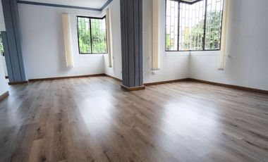 VENTA DE AMPLIO APARTAMENTO EN ZONA PROFESIONALES NORTE DE ARMENIA