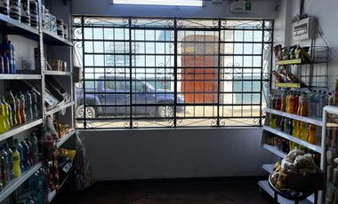 CASA Y LOCAL COMERCIAL EN JR SANTA ROSA LIMA