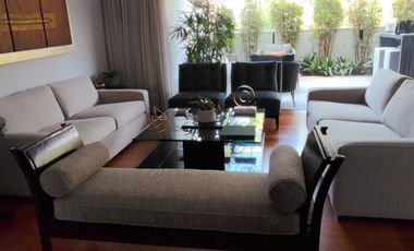 Terraza triple + vista parque + volumen tipo casa + exclusividad real.
