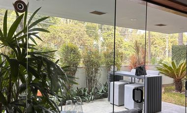Terraza triple + vista parque + volumen tipo casa + exclusividad real.