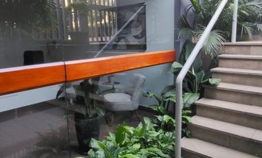 Terraza triple + vista parque + volumen tipo casa + exclusividad real.
