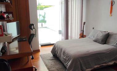 Terraza triple + vista parque + volumen tipo casa + exclusividad real.