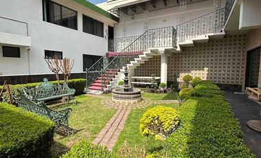 Oficina equipada/Clientes con buen gusto. Magnífica residencia de lujo, 6 estacionamientos/amplio jardín y garaje, pisos de madera,  ideal para casa h