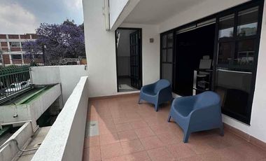 Oficina equipada/Clientes con buen gusto. Magnífica residencia de lujo, 6 estacionamientos/amplio jardín y garaje, pisos de madera,  ideal para casa h