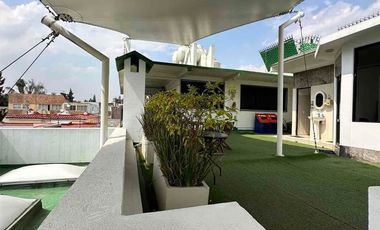 Oficina equipada/Clientes con buen gusto. Magnífica residencia de lujo, 6 estacionamientos/amplio jardín y garaje, pisos de madera,  ideal para casa h