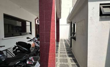 Oficina equipada/Clientes con buen gusto. Magnífica residencia de lujo, 6 estacionamientos/amplio jardín y garaje, pisos de madera,  ideal para casa h