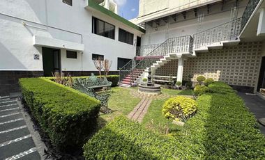 Oficina equipada/Clientes con buen gusto. Magnífica residencia de lujo, 6 estacionamientos/amplio jardín y garaje, pisos de madera,  ideal para casa h