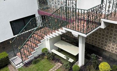 Oficina equipada/Clientes con buen gusto. Magnífica residencia de lujo, 6 estacionamientos/amplio jardín y garaje, pisos de madera,  ideal para casa h