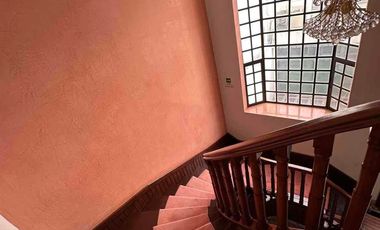 Oficina equipada/Clientes con buen gusto. Magnífica residencia de lujo, 6 estacionamientos/amplio jardín y garaje, pisos de madera,  ideal para casa h