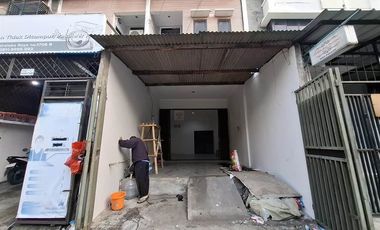 Selesai Renovasi & Siap Huni, Disewakan Ruko 3 Lantai Unfurnish Di Pinggir Jalan Utama Jln Indraloka Raya Jelambar Grogol Petamburan Jakarta Barat
