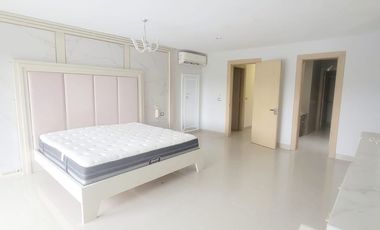 Casa de lujo en alquiler en La Laguna Samborondón – 4D - vista al lago, piscina y muelle