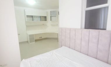 Casa de lujo en alquiler en La Laguna Samborondón – 4D - vista al lago, piscina y muelle